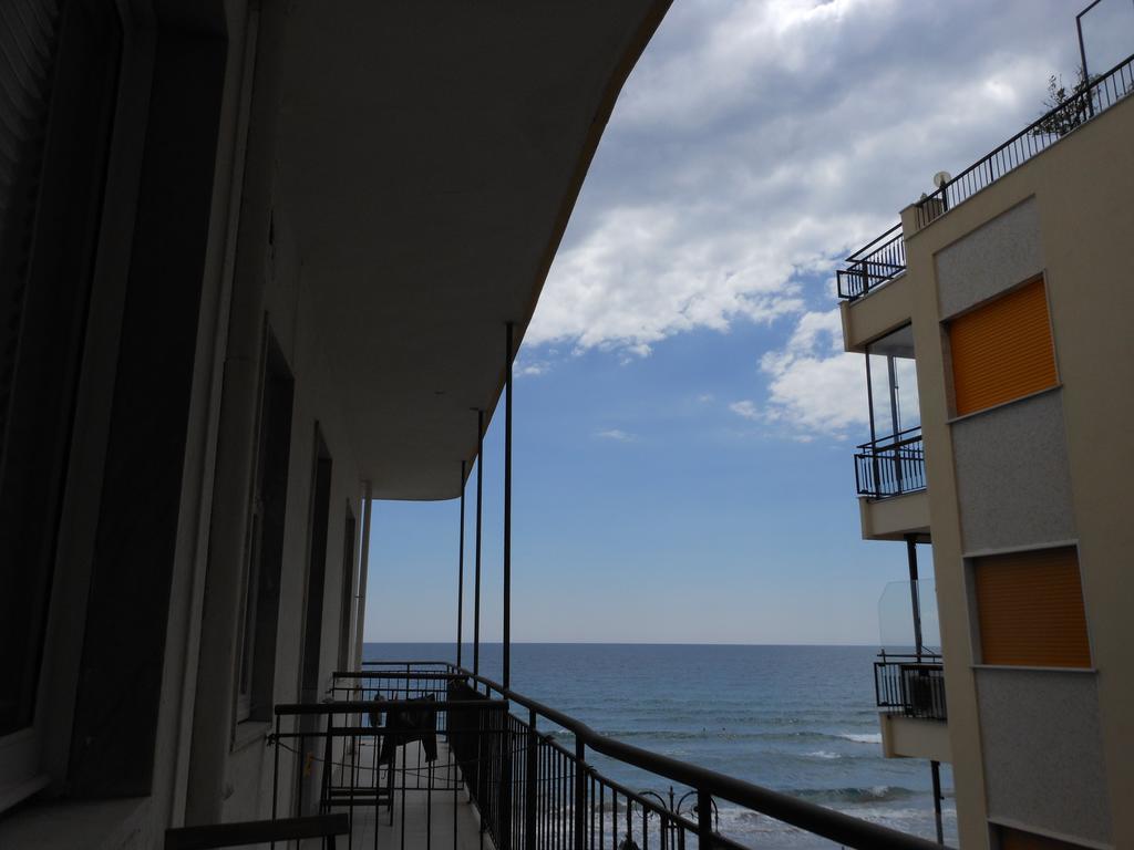 Albergo Fanny Alassio Rum bild